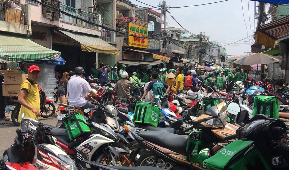 Hàng quán bội thu đơn hàng online - 1 Hàng quán bội thu đơn hàng online - 1