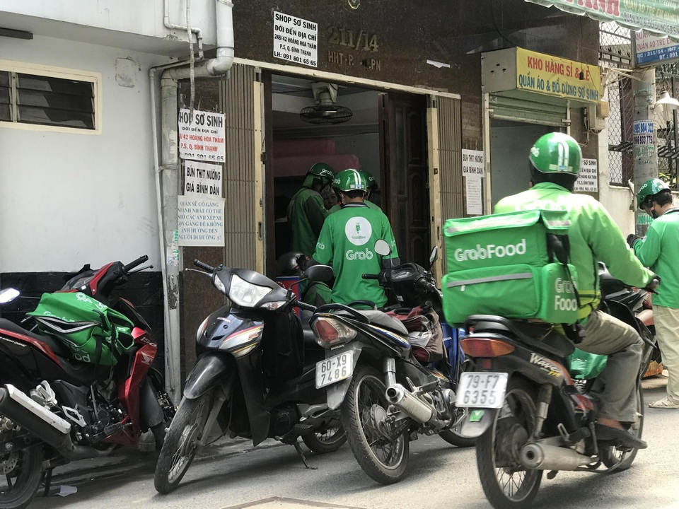 Hàng quán bội thu đơn hàng online - 2 Hàng quán bội thu đơn hàng online - 2