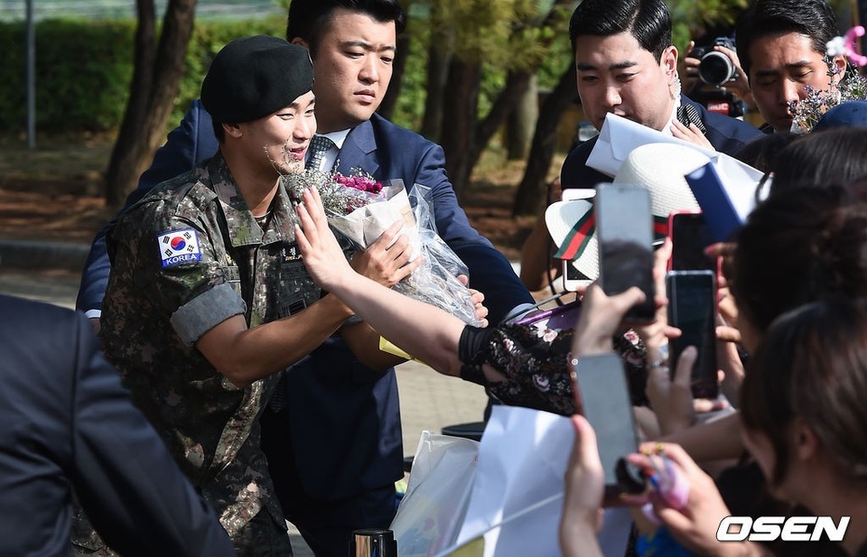 Tài tử “Vì sao đưa anh đến” Kim Soo Hyun hé lộ kế hoạch sau xuất ngũ - 16 Tài tử “Vì sao đưa anh đến” Kim Soo Hyun hé lộ kế hoạch sau xuất ngũ - 16
