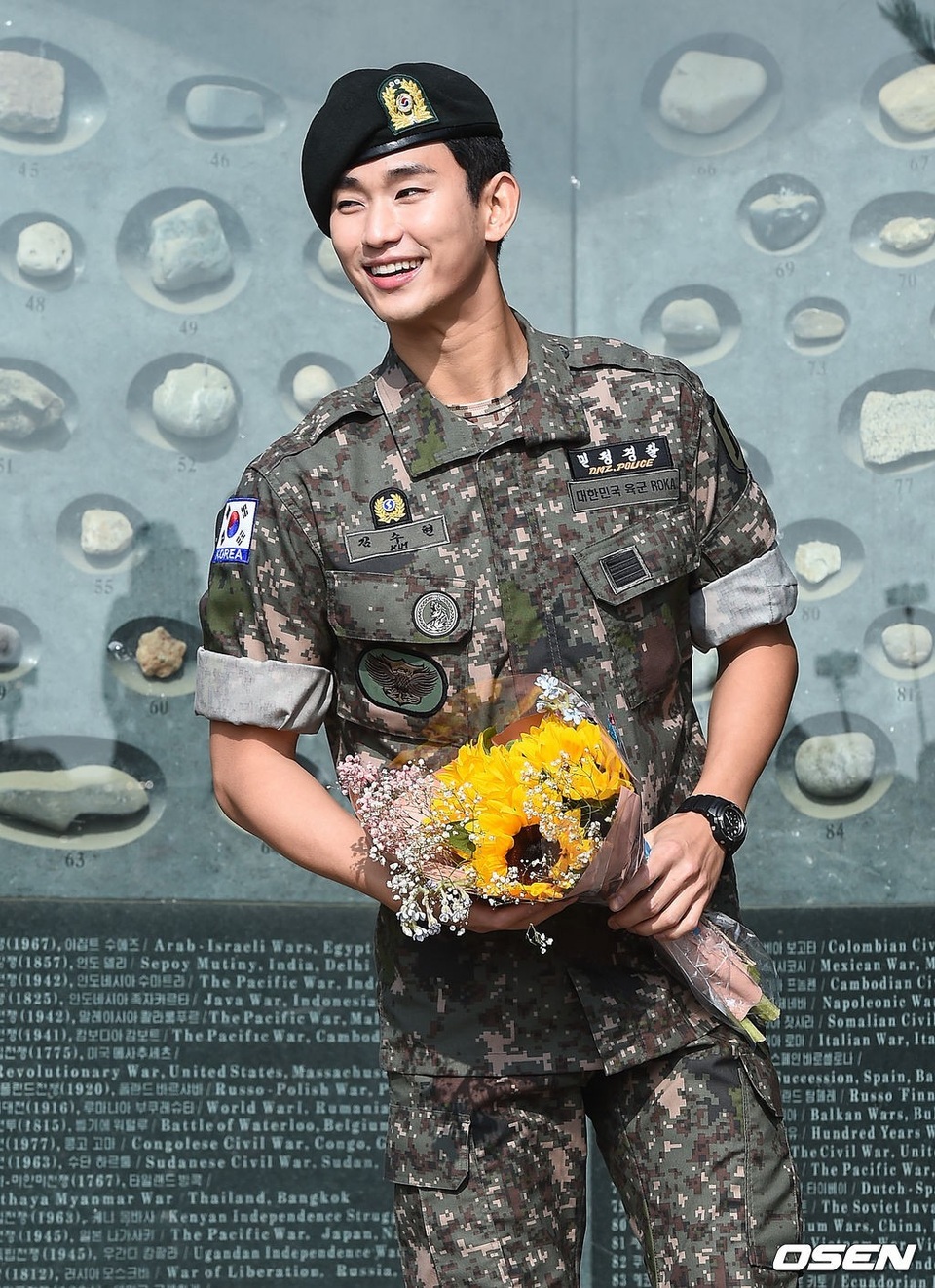 Tài tử “Vì sao đưa anh đến” Kim Soo Hyun hé lộ kế hoạch sau xuất ngũ - 10 Tài tử “Vì sao đưa anh đến” Kim Soo Hyun hé lộ kế hoạch sau xuất ngũ - 10