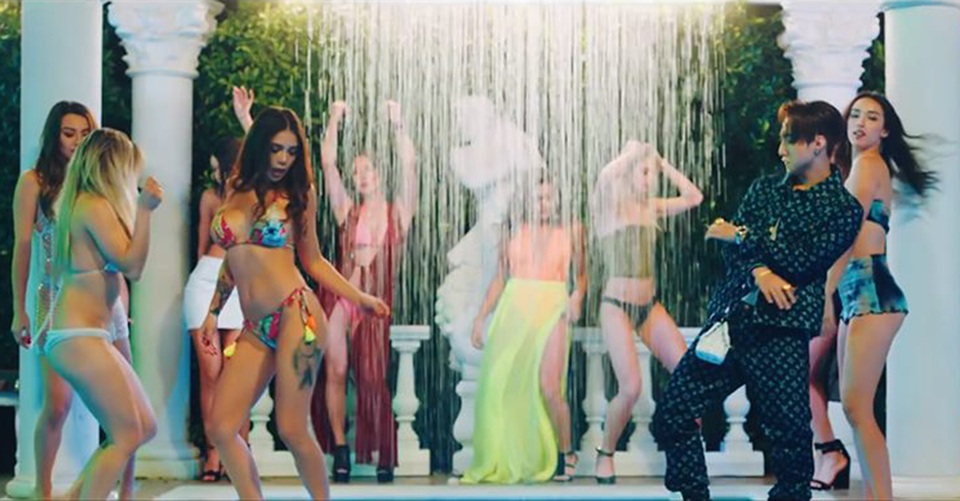 Sơn Tùng M-TP từ chối tiết lộ thông tin về khách mời Madison Beer – bạn gái cũ của Brooklyn - 10 Sơn Tùng M-TP từ chối tiết lộ thông tin về khách mời Madison Beer – bạn gái cũ của Brooklyn - 10