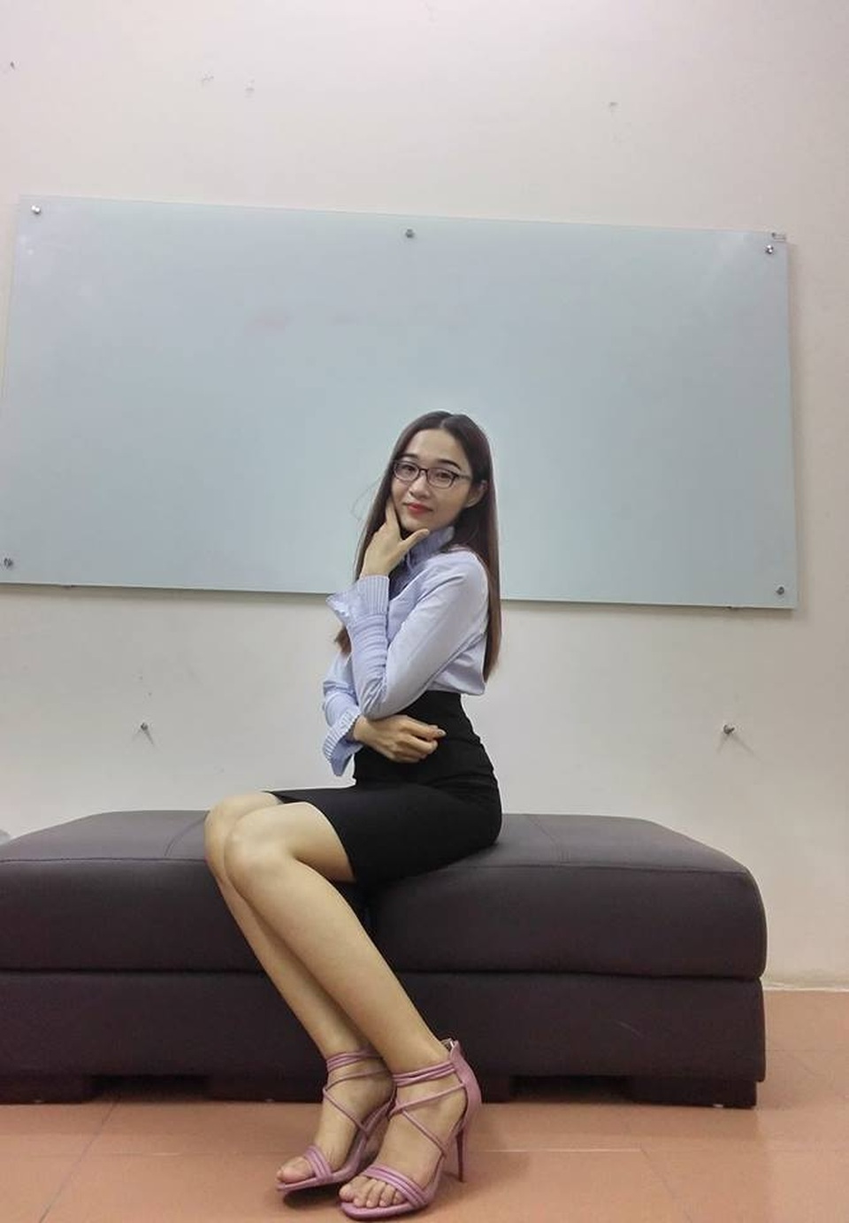 Hoàng Thuỳ tiết lộ số đo 3 vòng của em gái đẹp hơn mình - 12 Hoàng Thuỳ tiết lộ số đo 3 vòng của em gái đẹp hơn mình - 12