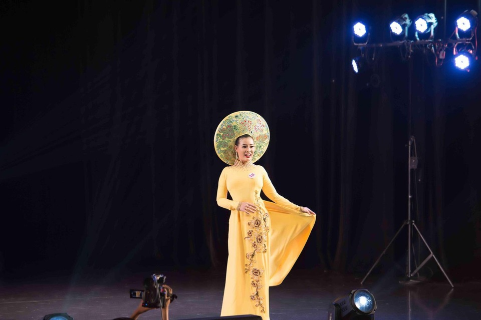 ‘Bầu show’ Thúy Nhân nhận cú đúp Á hậu 2 và Ms được yêu thích nhất tại Ms International Business 2019 - 2 ‘Bầu show’ Thúy Nhân nhận cú đúp Á hậu 2 và Ms được yêu thích nhất tại Ms International Business 2019 - 2