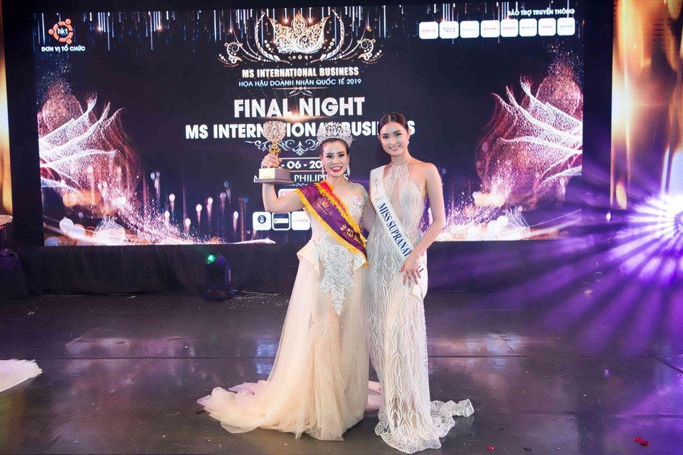 ‘Bầu show’ Thúy Nhân nhận cú đúp Á hậu 2 và Ms được yêu thích nhất tại Ms International Business 2019 - 7 ‘Bầu show’ Thúy Nhân nhận cú đúp Á hậu 2 và Ms được yêu thích nhất tại Ms International Business 2019 - 7