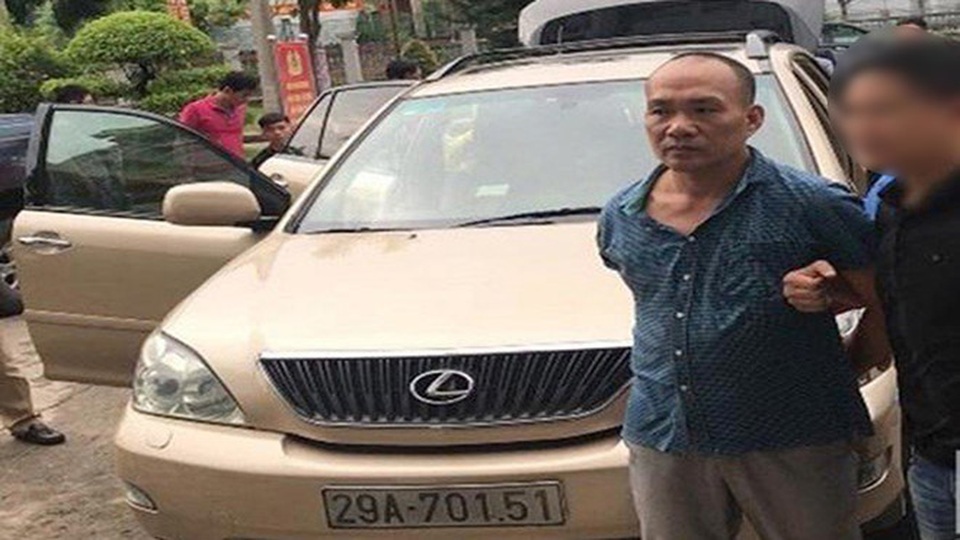 Khởi tố Tổng giám đốc đi xe Lexus nghi trộm cắp tài sản - 1 Khởi tố Tổng giám đốc đi xe Lexus nghi trộm cắp tài sản - 1