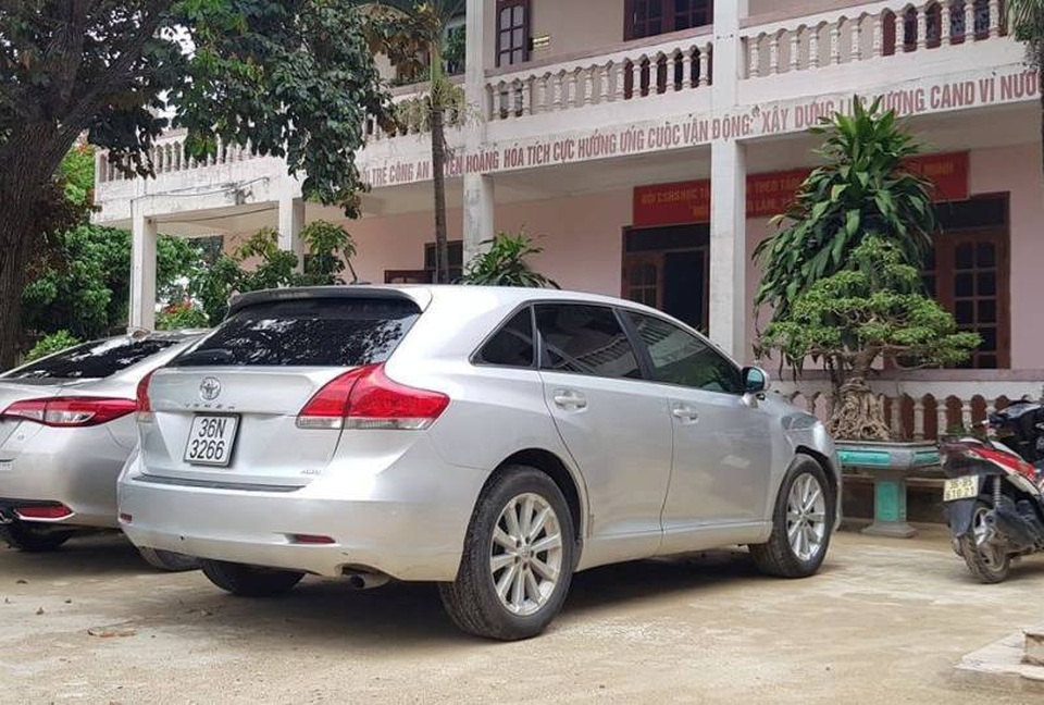 Giám đốc doanh nghiệp dí súng vào đầu tài xế xe cẩu sau va chạm giao thông - 1 Giám đốc doanh nghiệp dí súng vào đầu tài xế xe cẩu sau va chạm giao thông - 1