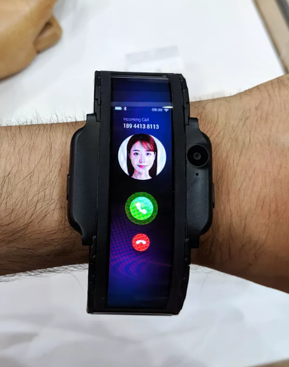 6 smartphone độc đáo, lạ đời nhất nửa đầu 2019 - 6