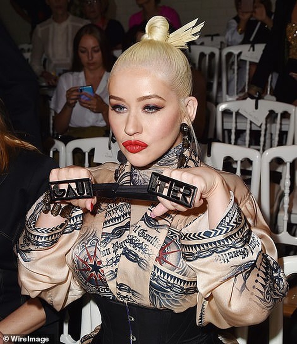 Ca sỹ Christina Aguilera bất ngờ tái xuất - 5