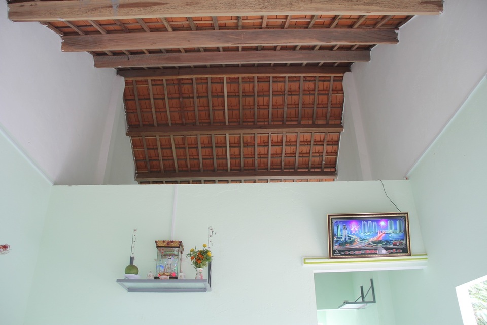 Bạn đọc Dân trí cùng mạnh thường quân giúp người cha bị bệnh lao nuôi 3 con thơ xây nhà mới - 5 Bạn đọc Dân trí cùng mạnh thường quân giúp người cha bị bệnh lao nuôi 3 con thơ xây nhà mới - 5