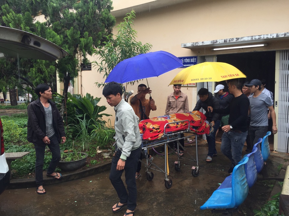 Giang hồ dùng súng xử nhau, 1 người chết, 2 người bị thương - 1 Giang hồ dùng súng xử nhau, 1 người chết, 2 người bị thương - 1