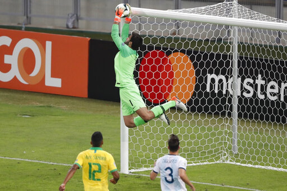 Nhìn lại chiến thắng ngọt ngào của Brazil trước Argentina - 9 Nhìn lại chiến thắng ngọt ngào của Brazil trước Argentina - 9