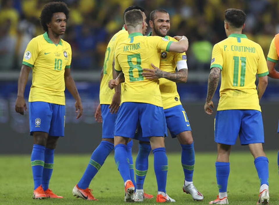Nhìn lại chiến thắng ngọt ngào của Brazil trước Argentina - 17 Nhìn lại chiến thắng ngọt ngào của Brazil trước Argentina - 17