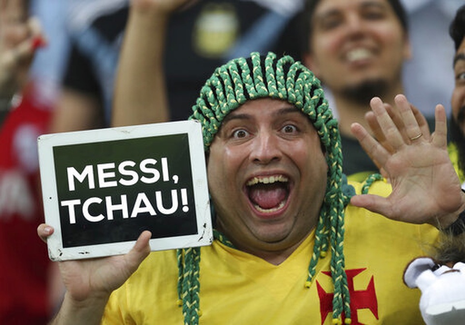 Nhìn lại chiến thắng ngọt ngào của Brazil trước Argentina - 19 Nhìn lại chiến thắng ngọt ngào của Brazil trước Argentina - 19