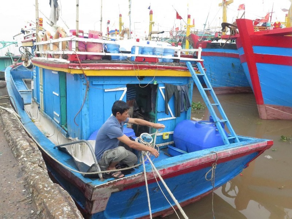 Hải Phòng mưa lớn, biển động; Quảng Ninh giải cứu 8 ngư dân mắc kẹt - 6 Hải Phòng mưa lớn, biển động; Quảng Ninh giải cứu 8 ngư dân mắc kẹt - 6