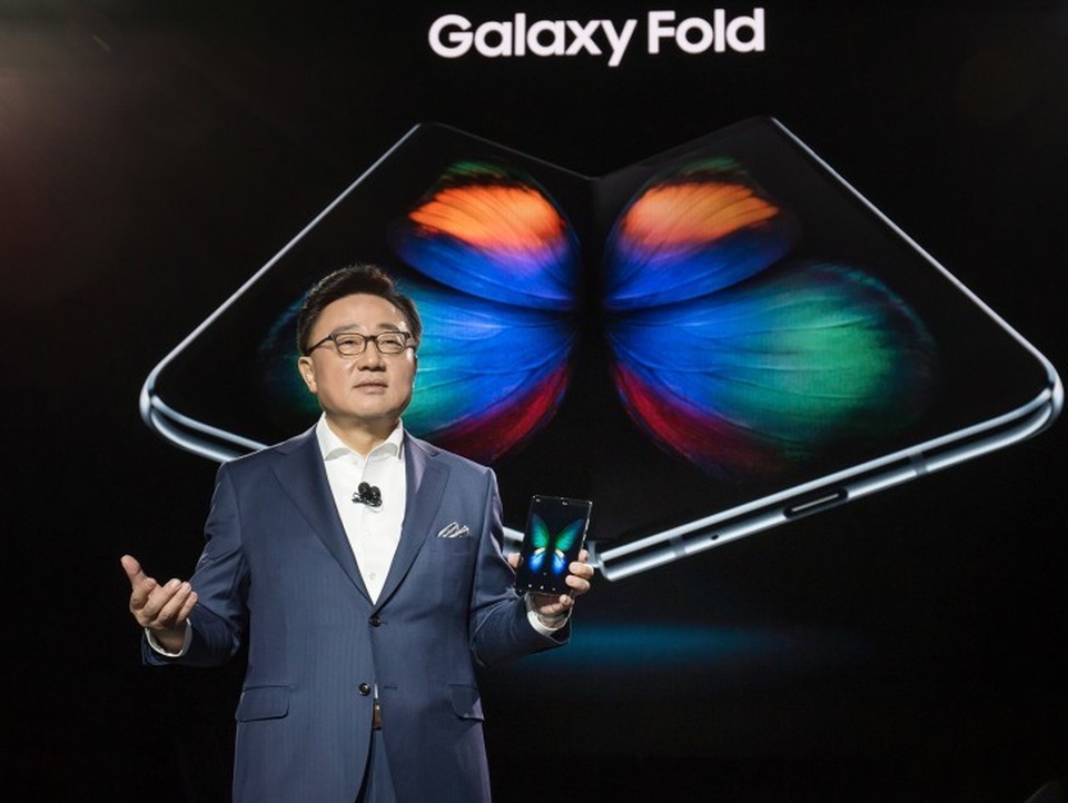 Samsung: Sẽ không ai còn sử dụng smartphone sau 5 năm nữa - 2 Samsung: Sẽ không ai còn sử dụng smartphone sau 5 năm nữa - 2