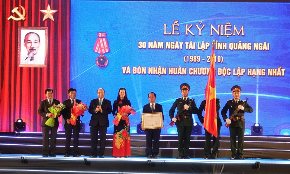 Thủ tướng trao Huân chương Độc lập hạng Nhất cho tỉnh Quảng Ngãi - 2 Thủ tướng trao Huân chương Độc lập hạng Nhất cho tỉnh Quảng Ngãi - 2