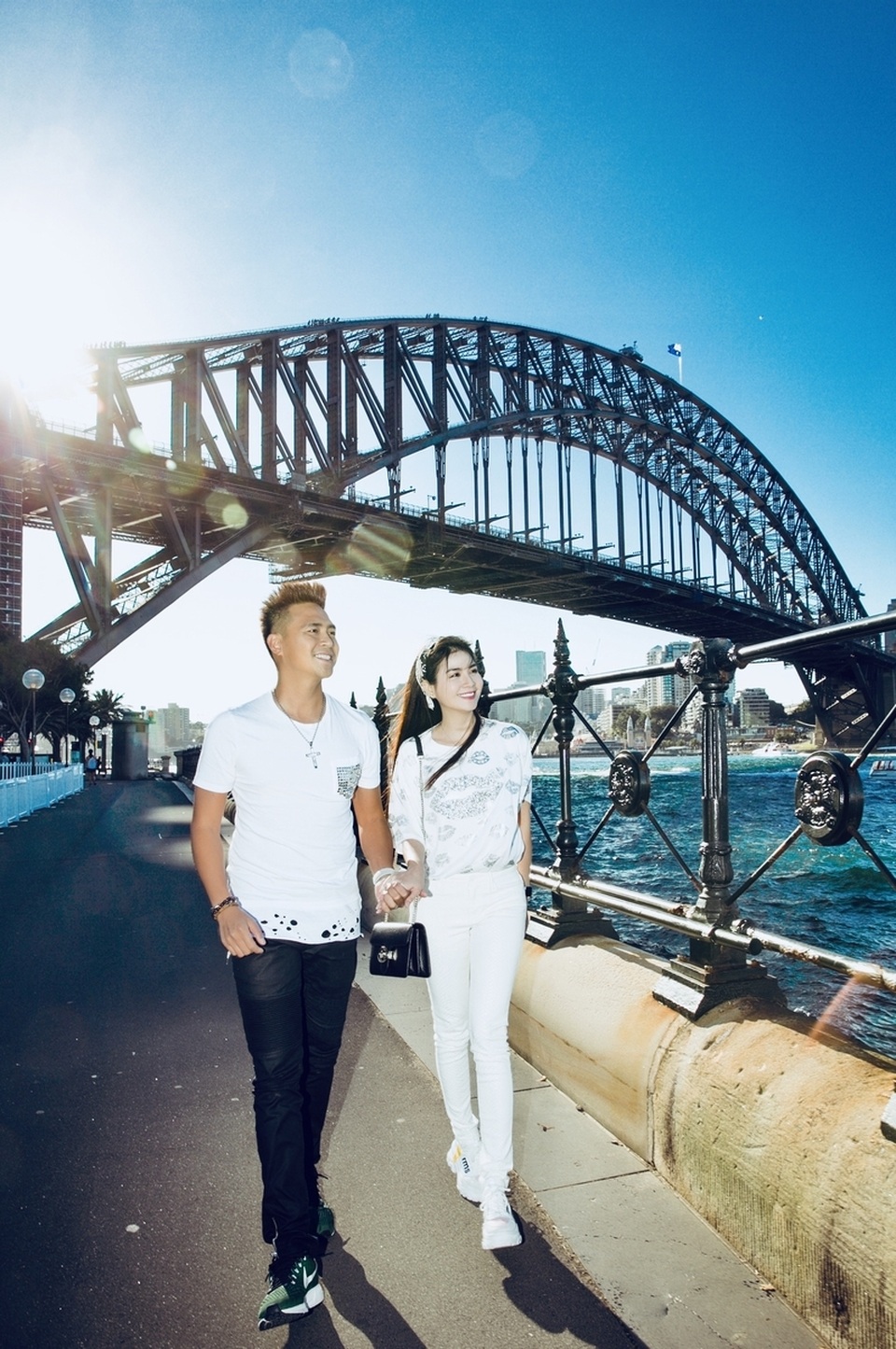 “Nam thần” bị “tố” hờ hững khi đóng cảnh hôn vợ nhưng lại nồng nhiệt với… bạn diễn - 9 “Nam thần” bị “tố” hờ hững khi đóng cảnh hôn vợ nhưng lại nồng nhiệt với… bạn diễn - 9