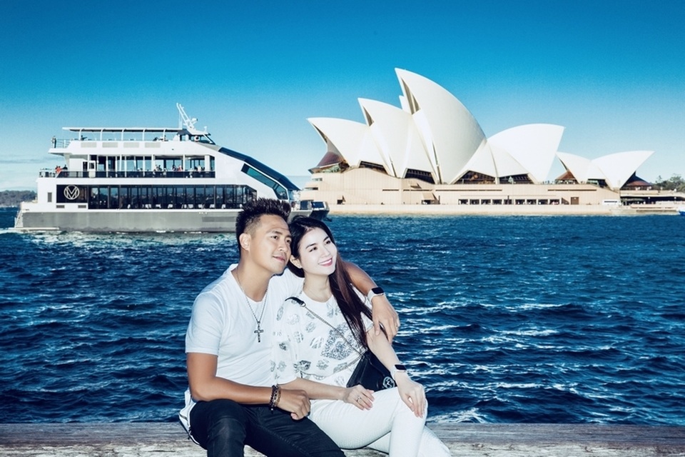 “Nam thần” bị “tố” hờ hững khi đóng cảnh hôn vợ nhưng lại nồng nhiệt với… bạn diễn - 5 “Nam thần” bị “tố” hờ hững khi đóng cảnh hôn vợ nhưng lại nồng nhiệt với… bạn diễn - 5