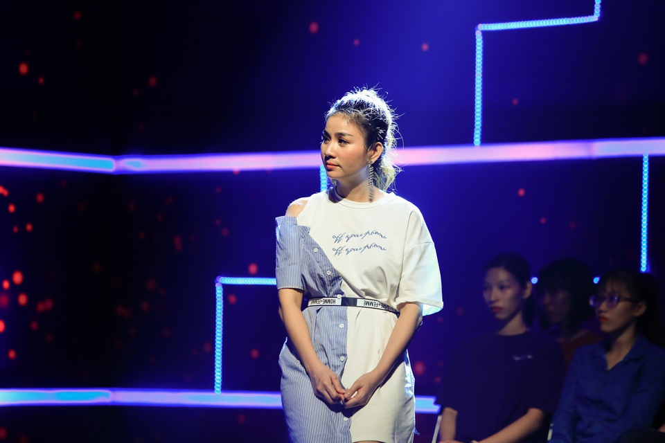 “Nam thần” bị “tố” hờ hững khi đóng cảnh hôn vợ nhưng lại nồng nhiệt với… bạn diễn - 3 “Nam thần” bị “tố” hờ hững khi đóng cảnh hôn vợ nhưng lại nồng nhiệt với… bạn diễn - 3