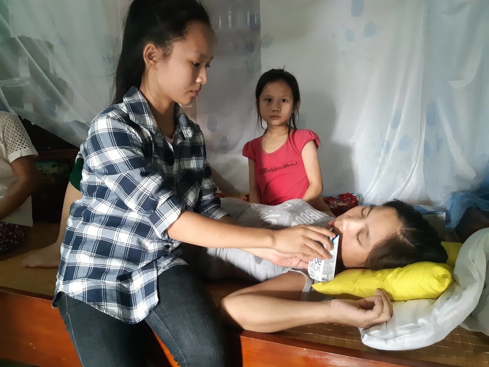 Bố bị bò húc chết, mẹ lâm bệnh nặng, 3 đứa trẻ mịt mờ tương lai - 3 Bố bị bò húc chết, mẹ lâm bệnh nặng, 3 đứa trẻ mịt mờ tương lai - 3