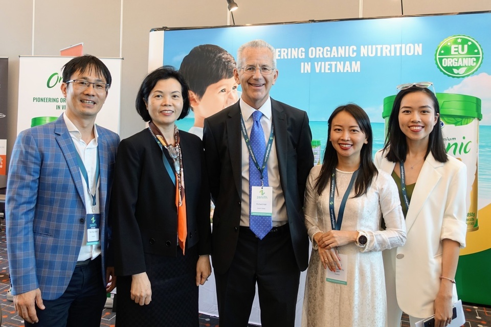 Vinamilk là đại diện duy nhất của châu Á trình bày về Xu hướng Organic tại Hội nghị sữa Toàn cầu 2019 - 3 Vinamilk là đại diện duy nhất của châu Á trình bày về Xu hướng Organic tại Hội nghị sữa Toàn cầu 2019 - 3