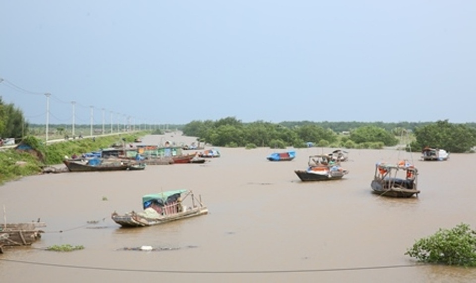 Hải Phòng mưa lớn, biển động; Quảng Ninh giải cứu 8 ngư dân mắc kẹt - 3 Hải Phòng mưa lớn, biển động; Quảng Ninh giải cứu 8 ngư dân mắc kẹt - 3