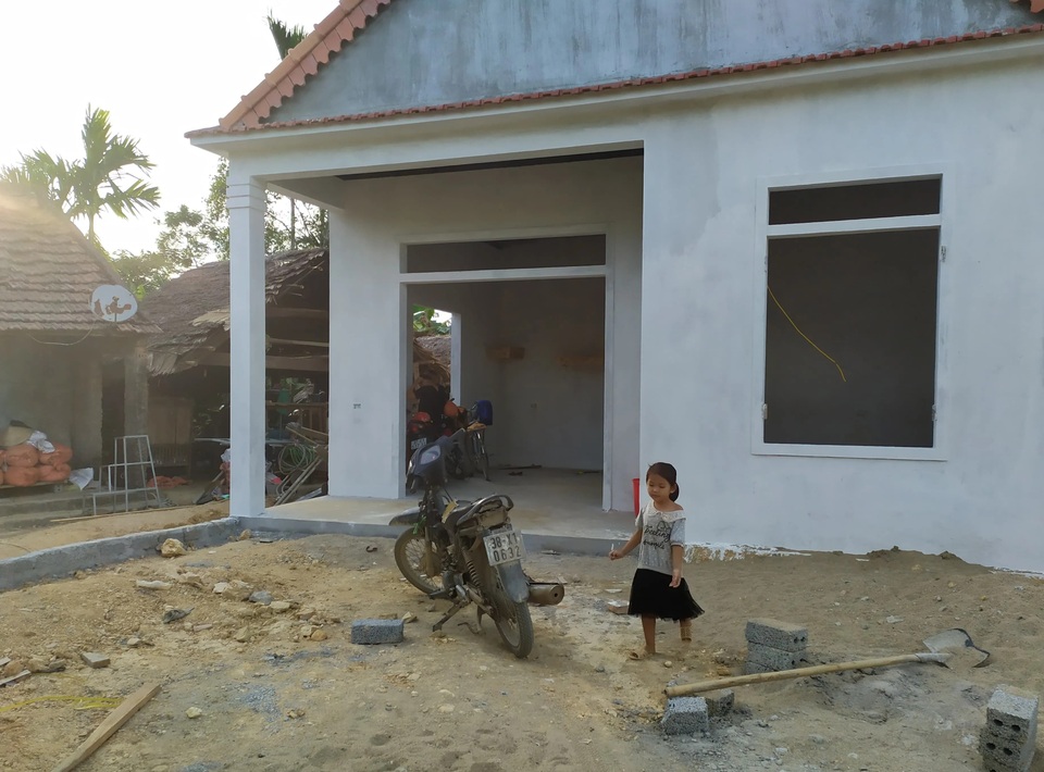 Người đàn bà goá cùng 4 con thơ trong căn nhà rách nát với ký ức kinh hoàng! - 13 Người đàn bà goá cùng 4 con thơ trong căn nhà rách nát với ký ức kinh hoàng! - 13