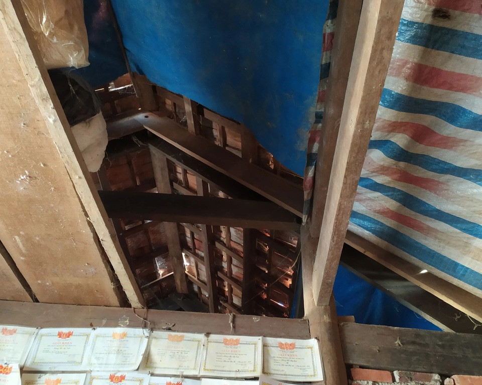 Người đàn bà goá cùng 4 con thơ trong căn nhà rách nát với ký ức kinh hoàng! - 9 Người đàn bà goá cùng 4 con thơ trong căn nhà rách nát với ký ức kinh hoàng! - 9