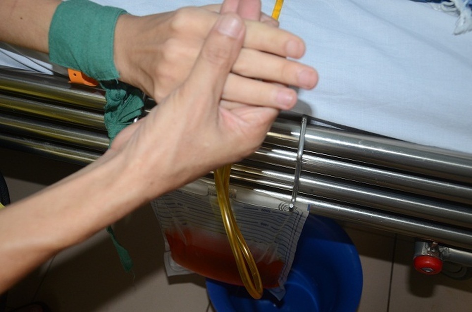 Xót xa cảnh người cha y sĩ quân đội kêu cứu cho con trai bị bệnh lao màng não - 6 Xót xa cảnh người cha y sĩ quân đội kêu cứu cho con trai bị bệnh lao màng não - 6