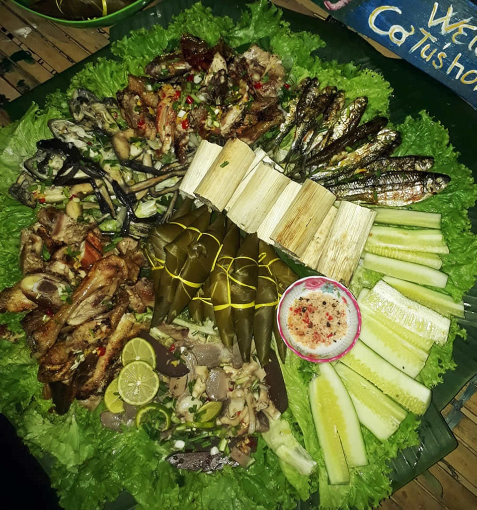 Homestay của cô gái trẻ Cơ tu Homestay của cô gái trẻ Cơ tu