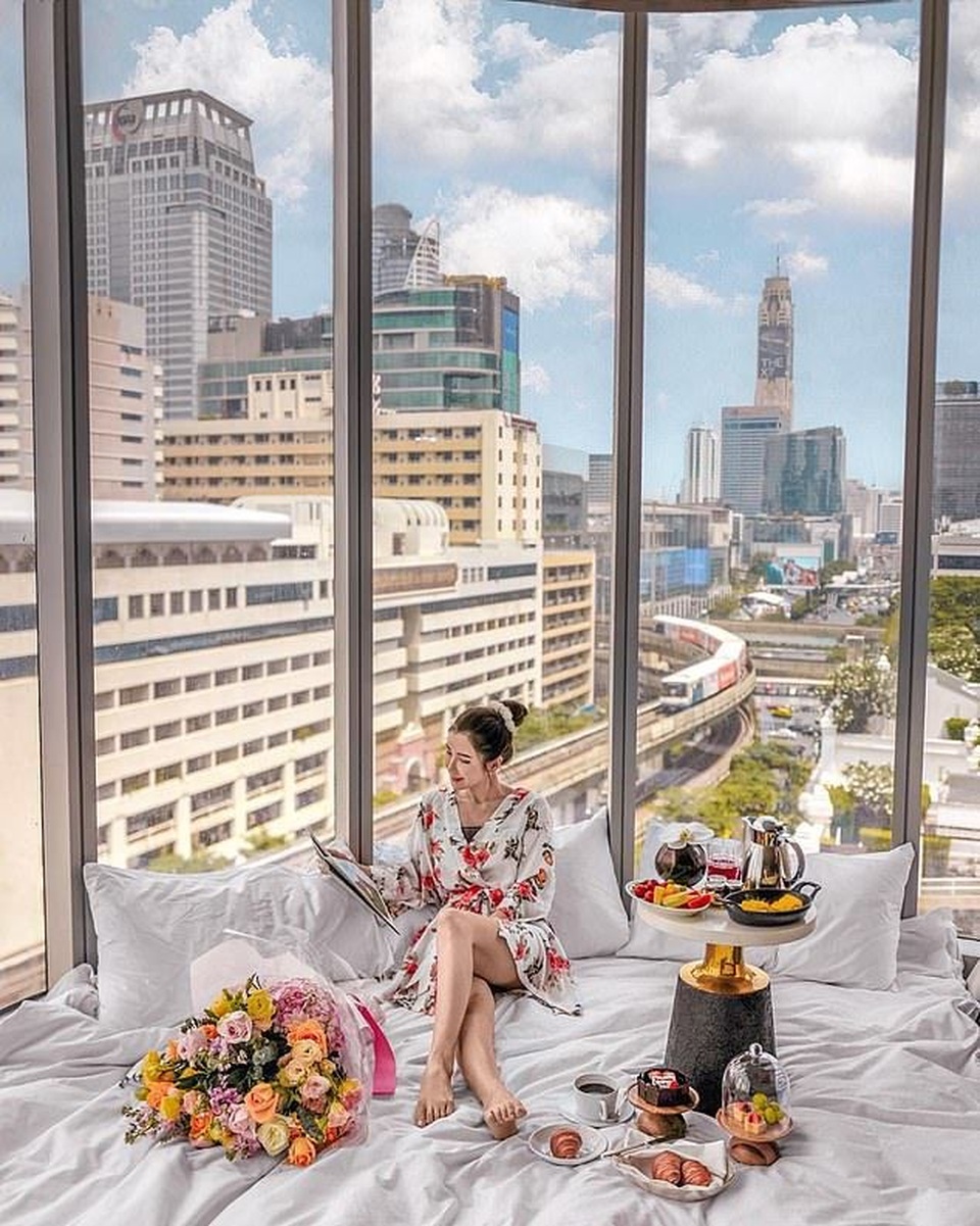 Cuộc sống trong một ngày của ngôi sao “hàng hiệu” trên mạng xã hội - 1 Cuộc sống trong một ngày của ngôi sao “hàng hiệu” trên mạng xã hội - 1