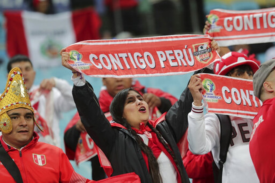 Thắng sốc Chile 3 bàn, Peru gặp Brazil ở chung kết Copa Americia - 9 Thắng sốc Chile 3 bàn, Peru gặp Brazil ở chung kết Copa Americia - 9
