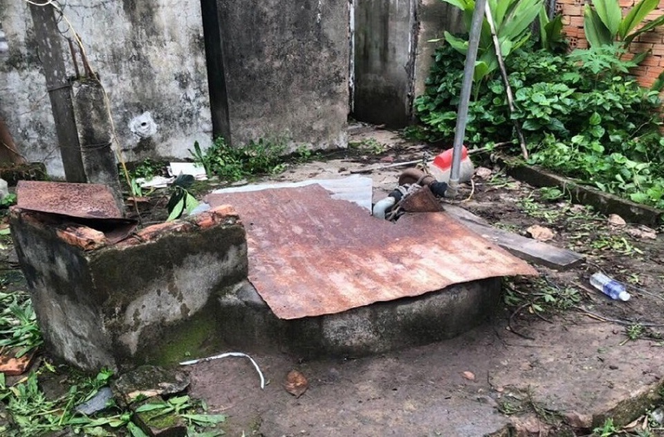 Bé trai 3 tuổi tử vong thương tâm dưới giếng nước - 1 Bé trai 3 tuổi tử vong thương tâm dưới giếng nước - 1