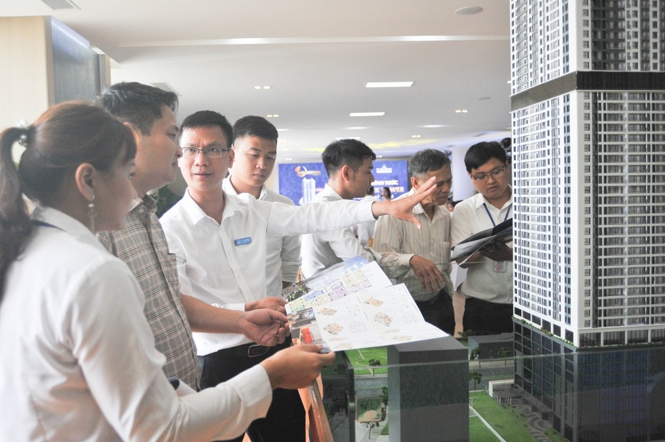 Goldenpark Tower hút khách tại sự kiện mở bán chính thức - 1 Goldenpark Tower hút khách tại sự kiện mở bán chính thức - 1
