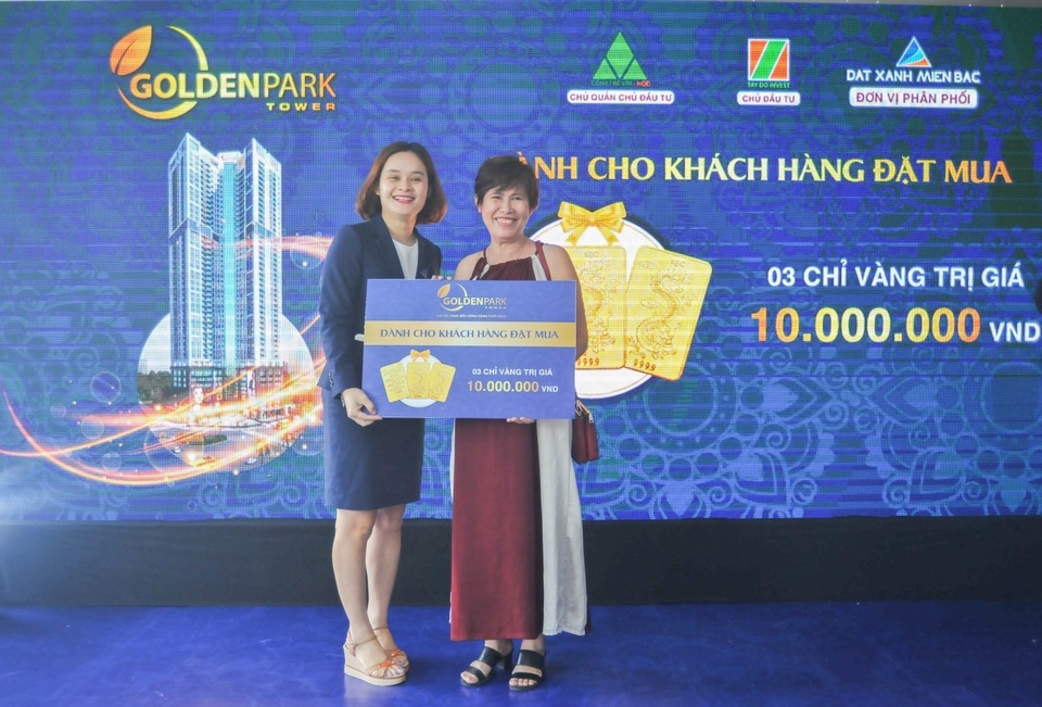 Goldenpark Tower hút khách tại sự kiện mở bán chính thức - 3 Goldenpark Tower hút khách tại sự kiện mở bán chính thức - 3