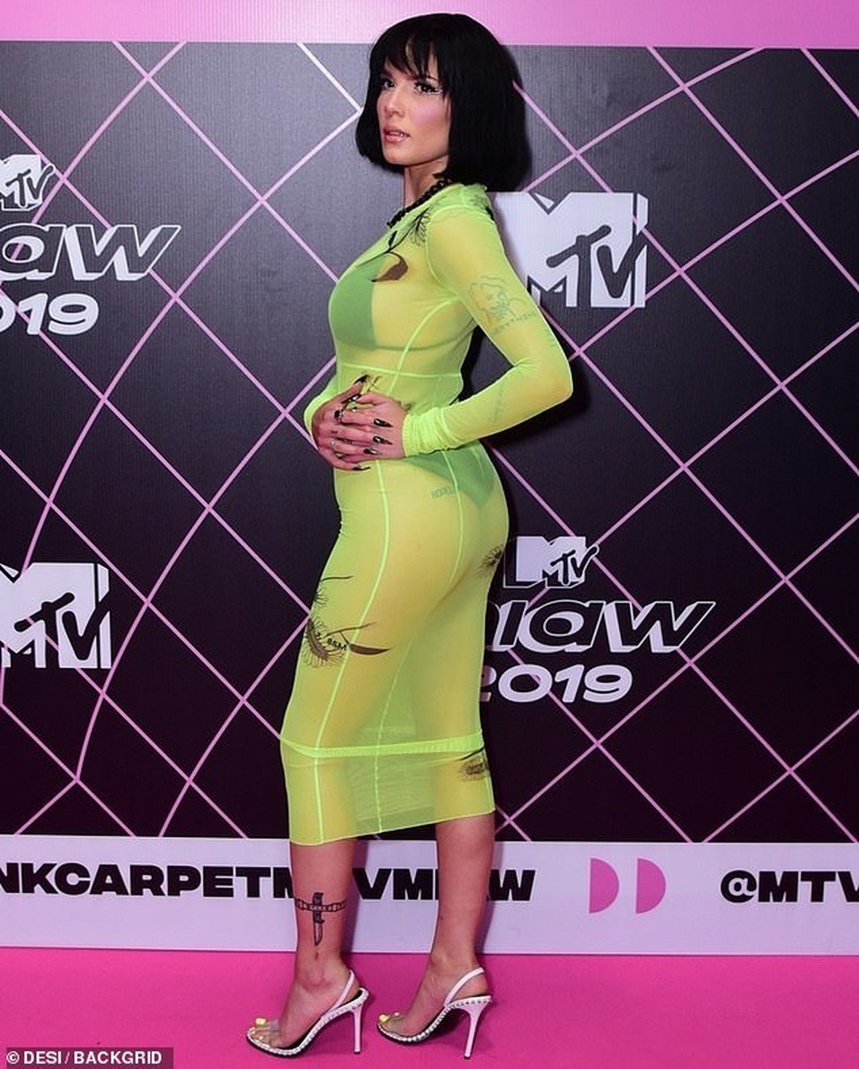 Halsey diện váy xuyên thấu phô nội y - 3 Halsey diện váy xuyên thấu phô nội y - 3