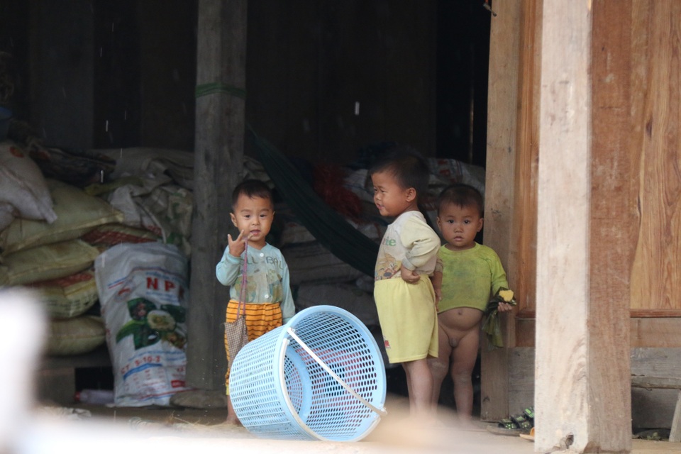 Cuộc sống “8 không”: “Đẻ nhiều, đẻ vô tội vạ!” - 2 Cuộc sống “8 không”: “Đẻ nhiều, đẻ vô tội vạ!” - 2