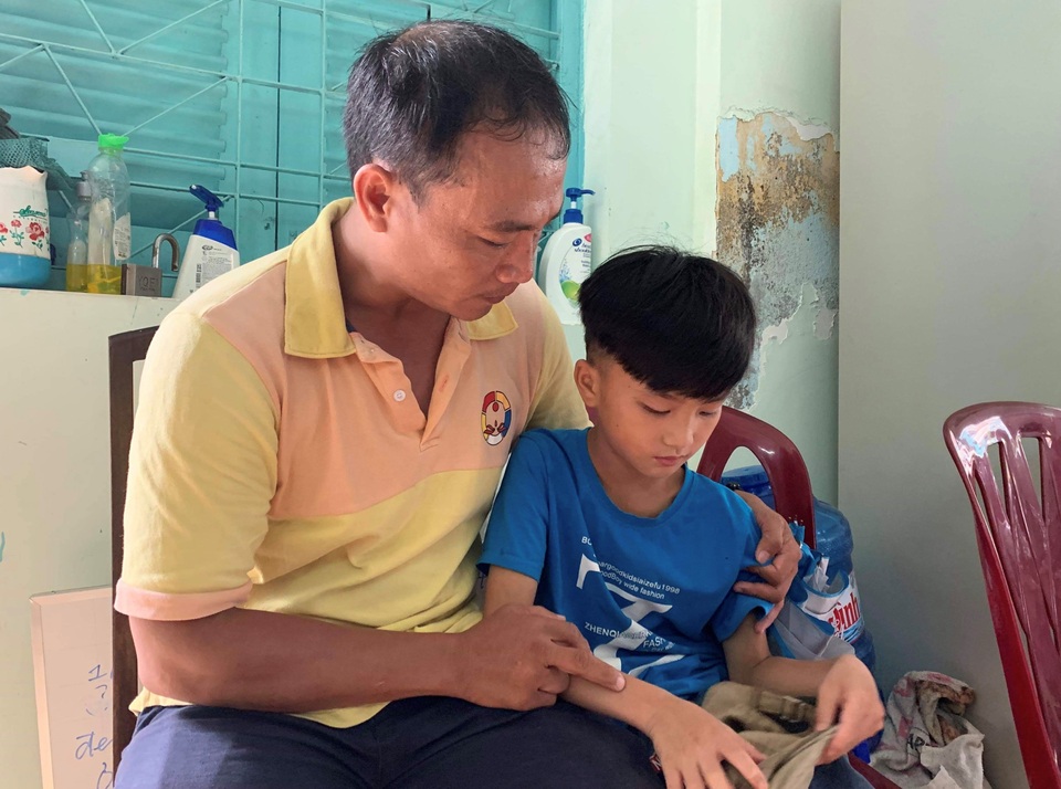 Vụ cha tìm con suốt 4 tháng: Vì sao cháu bé cương quyết giấu thông tin về cha? - 2 Vụ cha tìm con suốt 4 tháng: Vì sao cháu bé cương quyết giấu thông tin về cha? - 2