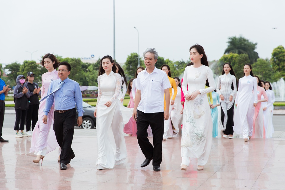 Hoa hậu Đỗ Mỹ Linh cùng dàn người đẹp Miss World Vietnam hội tụ ở xứ nhãn - 1 Hoa hậu Đỗ Mỹ Linh cùng dàn người đẹp Miss World Vietnam hội tụ ở xứ nhãn - 1