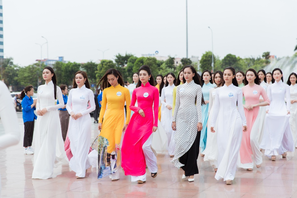 Hoa hậu Đỗ Mỹ Linh cùng dàn người đẹp Miss World Vietnam hội tụ ở xứ nhãn - 5 Hoa hậu Đỗ Mỹ Linh cùng dàn người đẹp Miss World Vietnam hội tụ ở xứ nhãn - 5