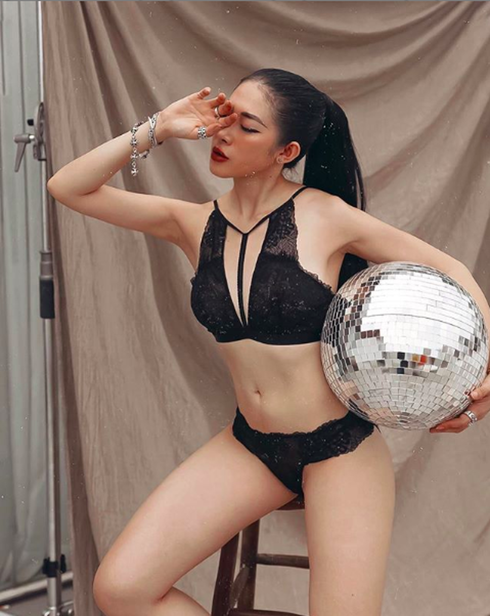 Hot girl Mai Sương: “Tại sao lại gay gắt và thiếu thiện cảm với hai từ đại gia?” - 6 Hot girl Mai Sương: “Tại sao lại gay gắt và thiếu thiện cảm với hai từ đại gia?” - 6