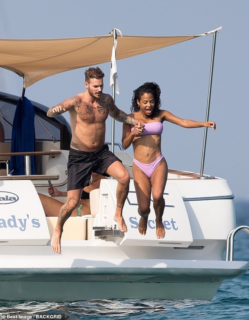 Christina Milian hạnh phúc bên bạn trai - 5 Christina Milian hạnh phúc bên bạn trai - 5