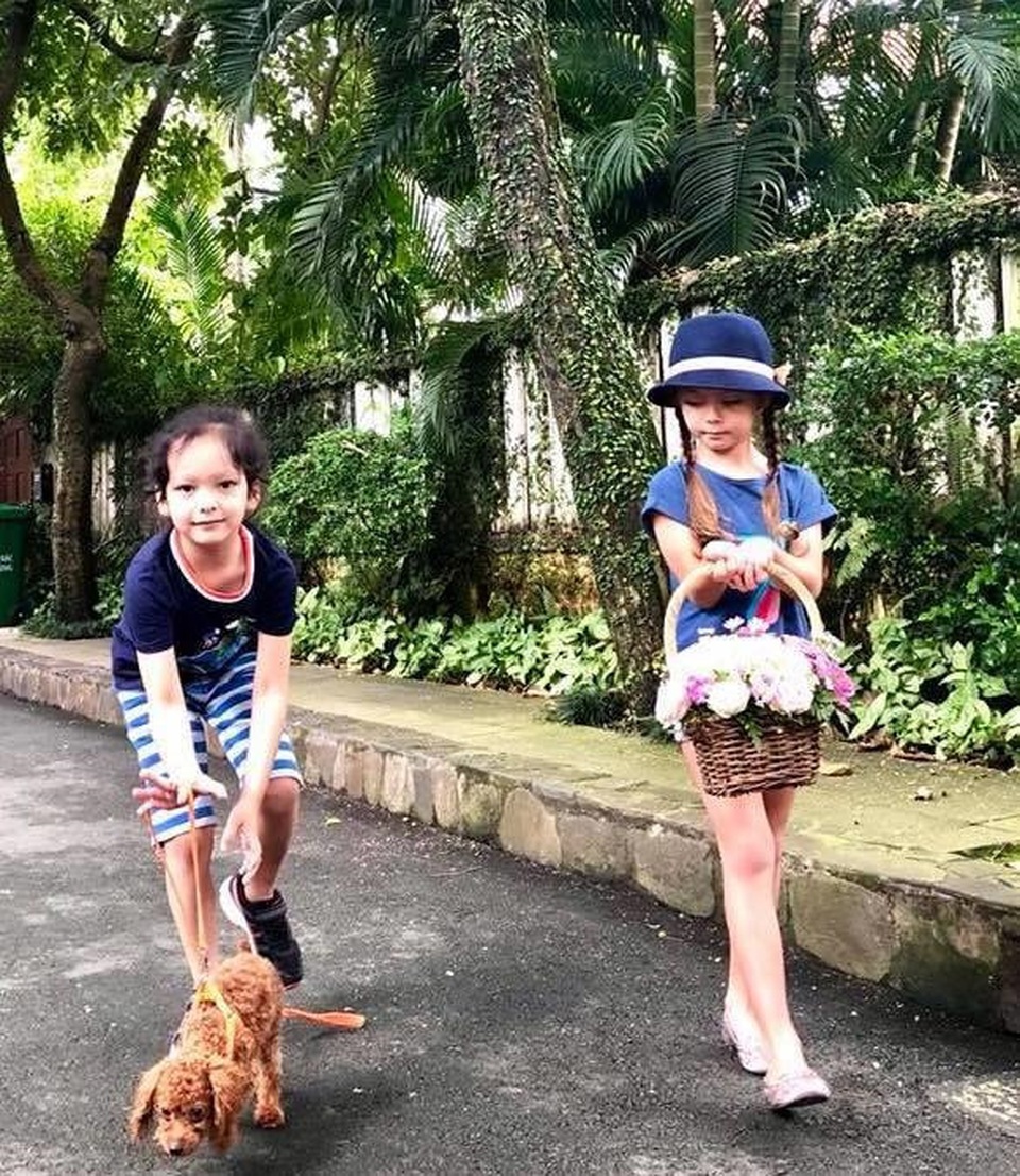 Con gái Hồng Nhung càng lớn càng xinh, được kì vọng là “mỹ nhân showbiz tương lai” - 15 Con gái Hồng Nhung càng lớn càng xinh, được kì vọng là “mỹ nhân showbiz tương lai” - 15