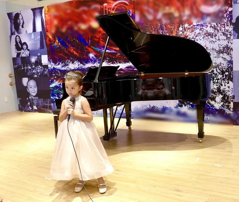 Con gái Hồng Nhung càng lớn càng xinh, được kì vọng là “mỹ nhân showbiz tương lai” - 5 Con gái Hồng Nhung càng lớn càng xinh, được kì vọng là “mỹ nhân showbiz tương lai” - 5