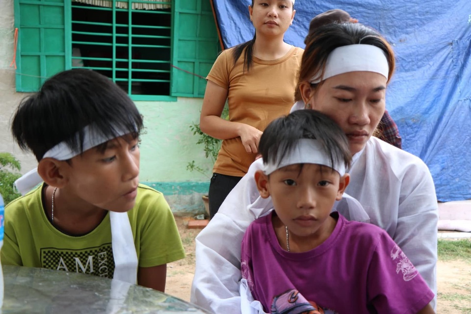 Tang thương xóm chài nghèo, 1 nhà 3 người chết - 5 Tang thương xóm chài nghèo, 1 nhà 3 người chết - 5