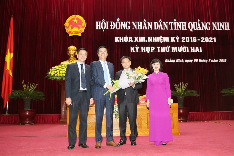 Nguyên Chủ tịch VietinBank Nguyễn Văn Thắng được bầu làm Chủ tịch Quảng Ninh - 2 Nguyên Chủ tịch VietinBank Nguyễn Văn Thắng được bầu làm Chủ tịch Quảng Ninh - 2