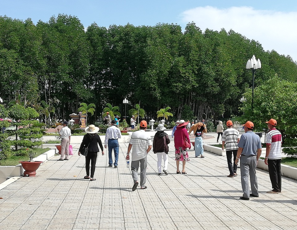 Cà Mau: 6 tháng đầu năm đón hơn 800.000 lượt khách du lịch - 3 Cà Mau: 6 tháng đầu năm đón hơn 800.000 lượt khách du lịch - 3