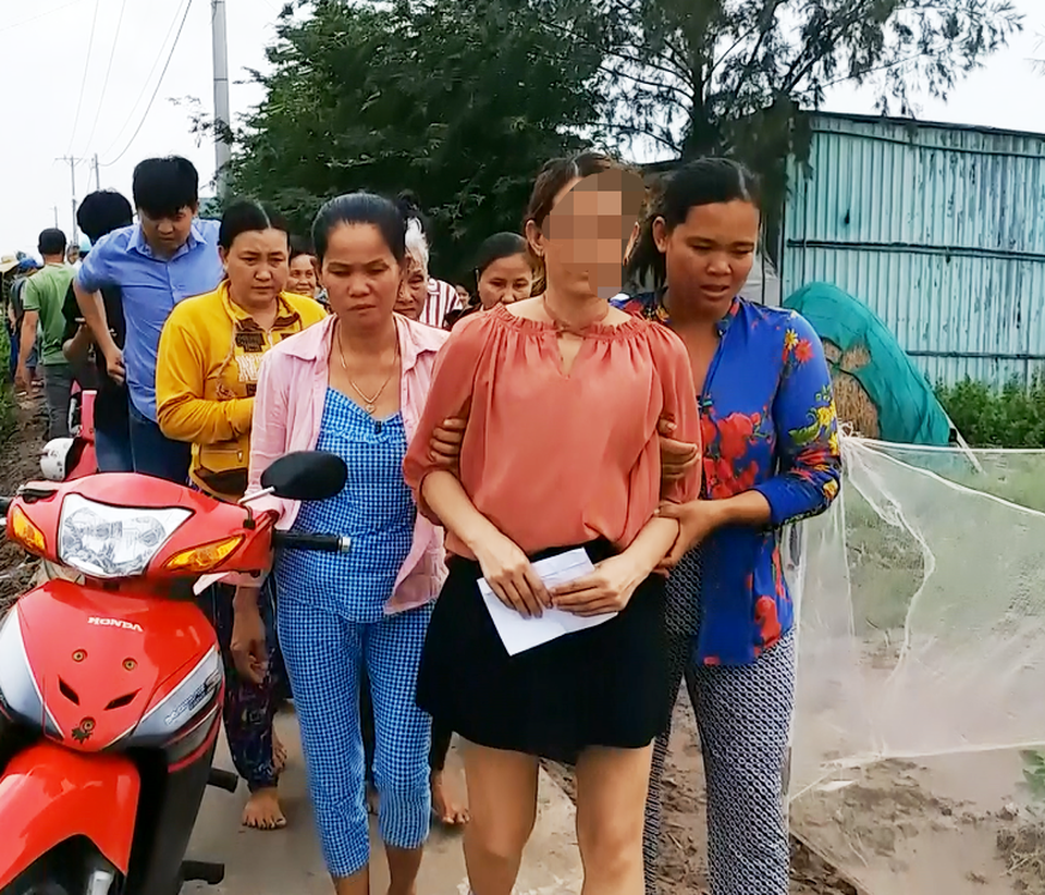 Người phụ nữ mất tích bất ngờ trở về: 22 năm bị lừa bán, đánh đập nơi xứ người - 2 Người phụ nữ mất tích bất ngờ trở về: 22 năm bị lừa bán, đánh đập nơi xứ người - 2