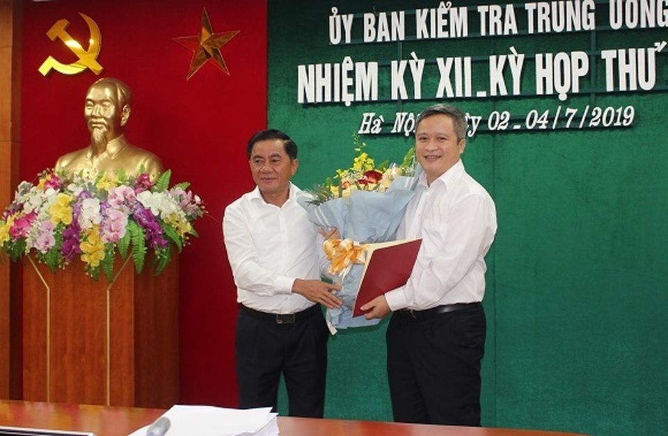 Điều động Ủy viên Ủy ban Kiểm tra Trung ương giữ chức Phó Bí thư Hà Tĩnh - 1 Điều động Ủy viên Ủy ban Kiểm tra Trung ương giữ chức Phó Bí thư Hà Tĩnh - 1