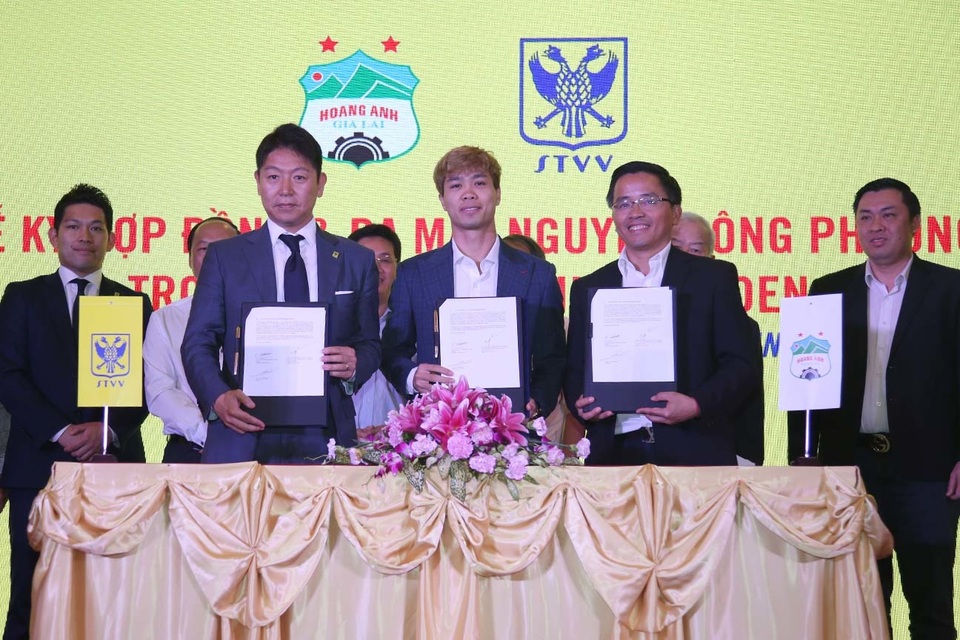 Bầu Đức: “Tiên phong đưa cầu thủ ra nước ngoài, HA Gia Lai sẵn sàng chịu gạch đá” - 2 Bầu Đức: “Tiên phong đưa cầu thủ ra nước ngoài, HA Gia Lai sẵn sàng chịu gạch đá” - 2